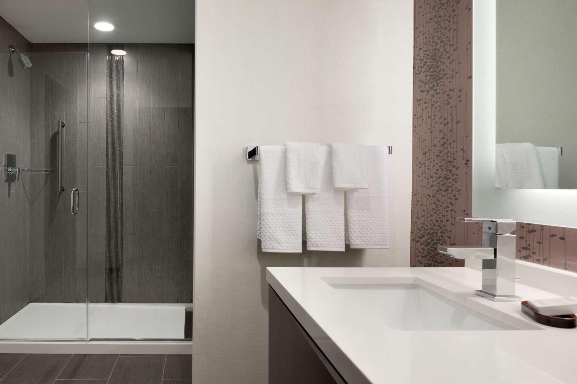 Embassy Suites By Hilton Charlotte Uptown Ngoại thất bức ảnh