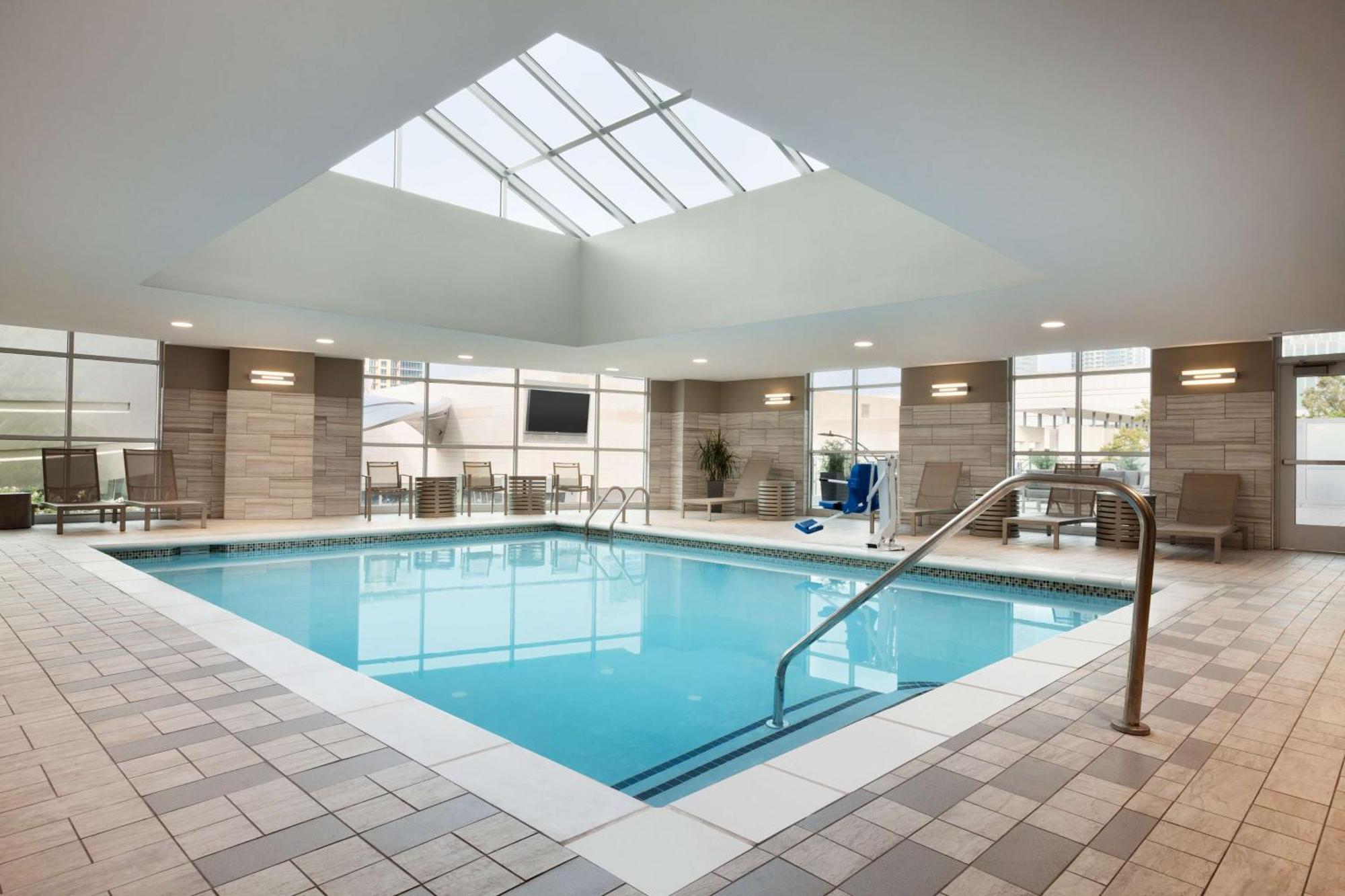 Embassy Suites By Hilton Charlotte Uptown Ngoại thất bức ảnh